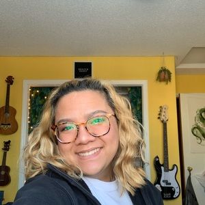 Meet your Posher, Levya